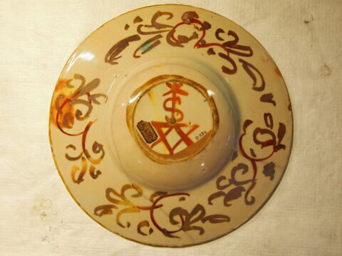 Assiette : armoiries des Saracinelli d'Orvieto, image 3/5