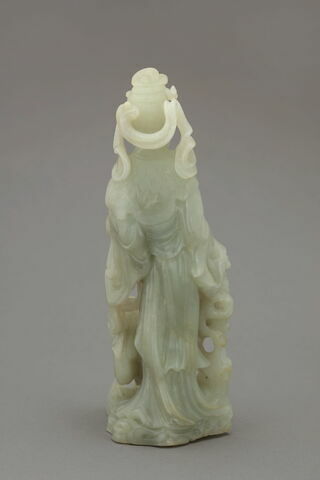 Figurine en jade vert pâle, image 2/4
