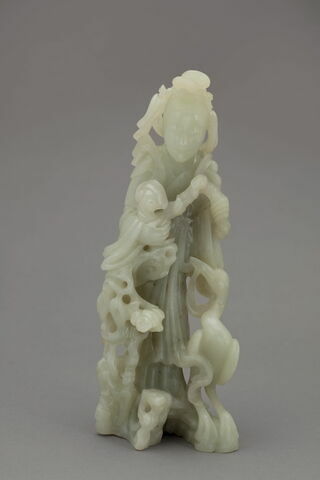 Figurine en jade vert pâle, image 1/4