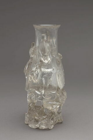 Vase en cristal de roche représentant un animal fantastique, image 5/7
