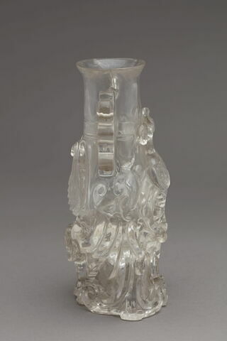 Vase en cristal de roche représentant un animal fantastique, image 7/7