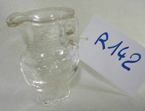 Vase en forme de cruche aplatie, à petite anse, image 1/1