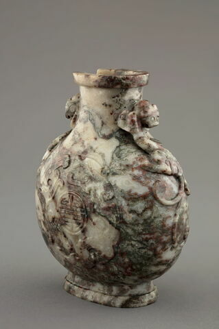 Petit vase en marbre de forme aplatie, image 3/5