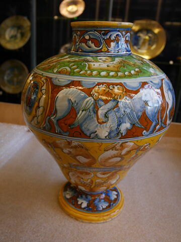 Grand vase de forme ovoïde : armoiries (?), image 3/6