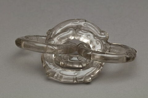 Quatre anneaux en cristal de roche, formant chaine et figurant des serpents, image 6/6