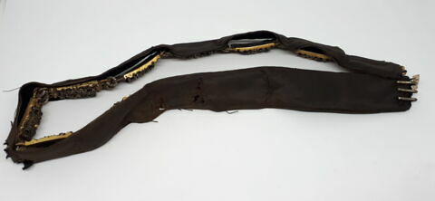 Ceinture formée de treize petites plaques d'argent doré, image 2/2