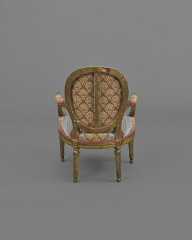 Fauteuil d'un mobilier de salon comprenant dix-sept pièces (OAR 205 à OAR 221), image 2/4