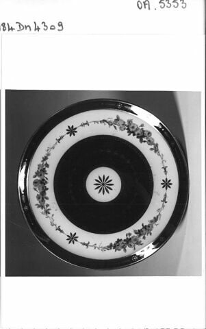 Assiette à barde bleu foncé, fleurs polychromes, image 1/1