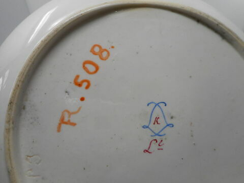 Assiette creuse à bords contournés d'une série de quatre (R 506, 507, 508, 509), image 4/4
