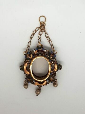 Petit pendentif en forme de cadre, image 3/3
