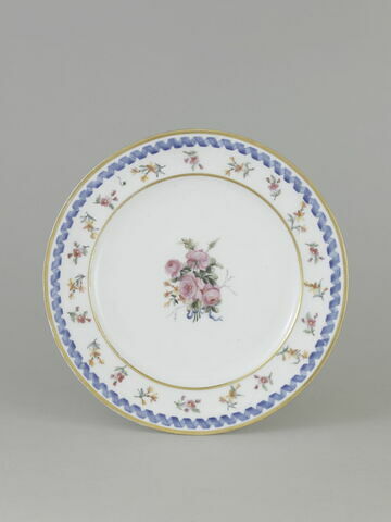 Assiette ronde, d'une série de soixante-neuf (R 596 à 664), d'un service de table (R 550 à 675), image 1/2