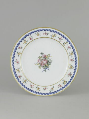Assiette ronde, d'une série de soixante-neuf (R 596 à 664), d'un service de table (R 550 à 675), image 1/2