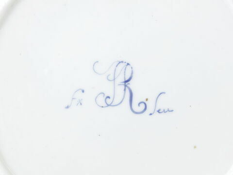 Assiette ronde, d'une série de soixante-neuf (R 596 à 664), d'un service de table (R 550 à 675), image 2/2