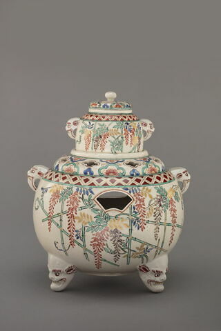 Chojiburo : brûle-parfums en porcelaine de Satsuma, à décor polychrome sur fond blanc, image 2/5