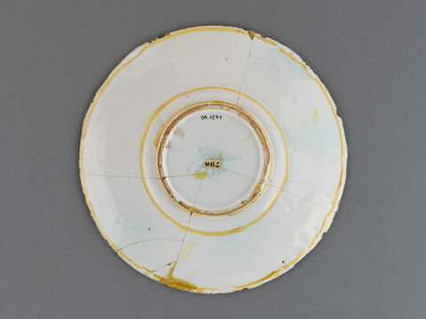 Assiette : Vénus, l'Amour et un petit satyre, image 2/2