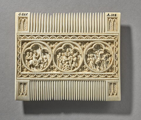 Peigne : scènes de l'Enfance du Christ et de la Passion, image 2/2