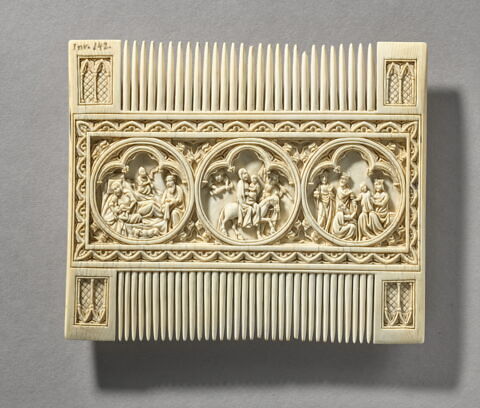 Peigne : scènes de l'Enfance du Christ et de la Passion