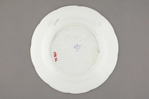 Assiette, d'un service de table (TH 731 à TH 808), image 2/2