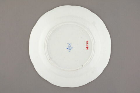 Assiette, d'un service de table (TH 731 à TH 808), image 2/2