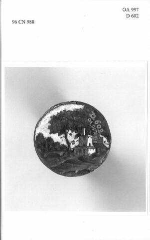 Fond de coupe : Portrait féminin, image 3/5
