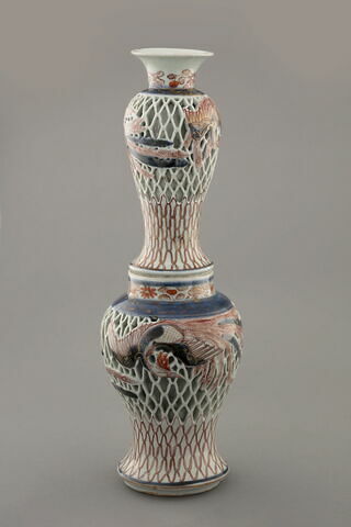Vase, formée de deux vases superposés (d'une paire), image 1/3