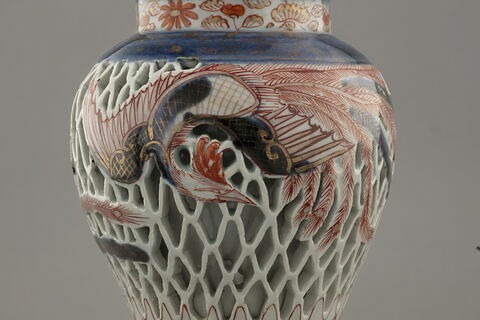 Vase, formée de deux vases superposés (d'une paire), image 3/3