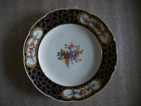 Assiette à bords chantournés, image 1/2