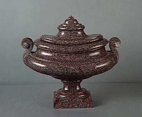Vase ovale dit nef ou navette