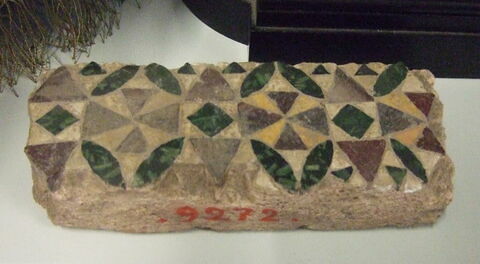 Fragment de mosaïque de pavement d'un ensemble (de OA 9271 à 9292).