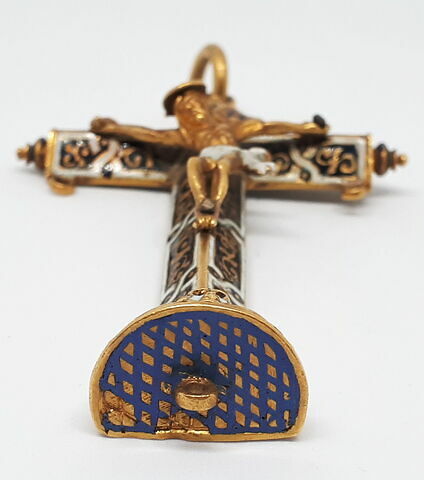 Croix-pendentif pourvue d'un Christ doré, image 2/6