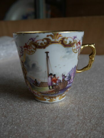 Tasse et soucoupe, d'une paire (TH 588), image 1/7