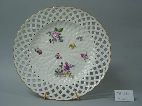 Assiette, d'un ensemble de douze (TH 602 à 613), image 1/1