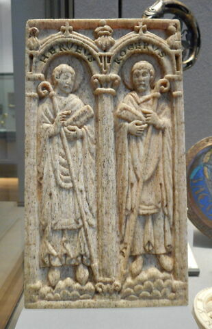 Plaque de reliure : deux évêques de Beauvais : Hervé (987-998) et Roger (mort en 1016 ou 1022), fils d'Eudes Ier de Champagne et de Blois, chancelier du roi, image 2/4