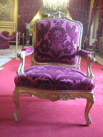 Fauteuil de style Louis XV, image 1/2