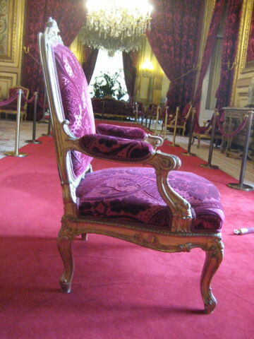 Fauteuil de style Louis XV, image 2/2