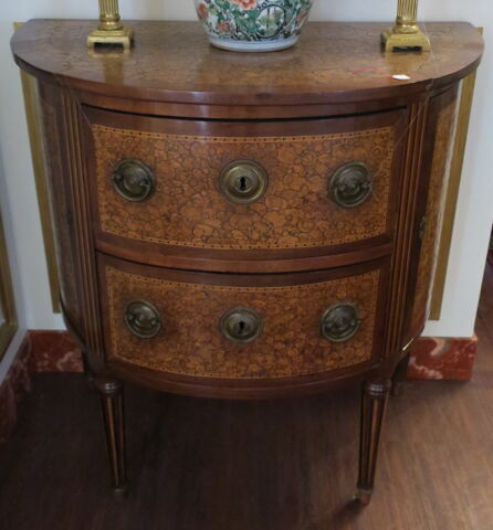 Commode, image 1/3