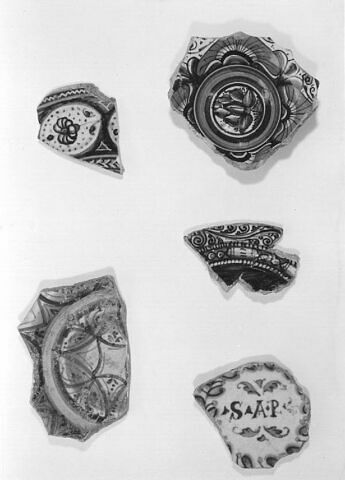 Fragment d'un fond de plat, image 3/3