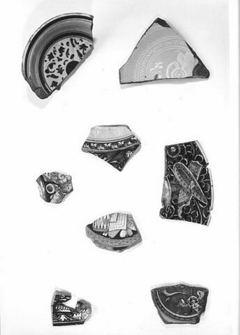 Fragment du fond d'une assiette : trophée de musique, image 3/3