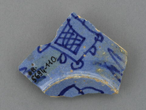 Fragment d'assiette (?), image 2/3