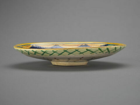 Coupe ronde : les Macchabées offrant des présents au roi Salomon, image 3/4