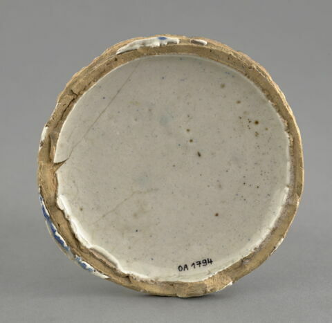 Ombilic d'un plat rond polychrome : saint Jérome, image 2/4