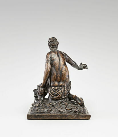 Statuette : nymphe à la source, image 3/6