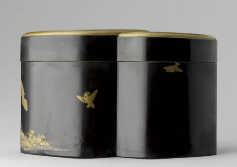 Boîte en forme de double ovale : oiseaux et personnages, image 9/9