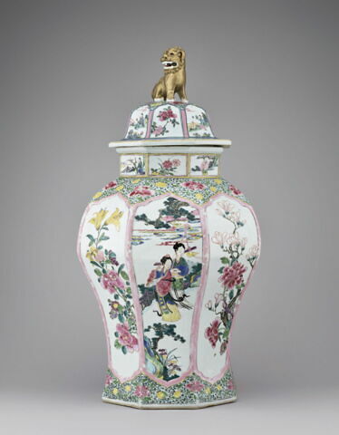 Vase à huit pans et à couvercle, d'une paire (TH 479), image 2/2