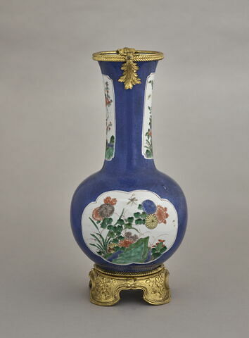 Vase en forme de carafe, à panse sphérique, d'une paire (TH 484), image 2/9