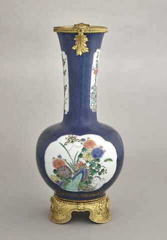 Vase en forme de carafe, à panse sphérique, d'une paire (TH 484), image 8/9