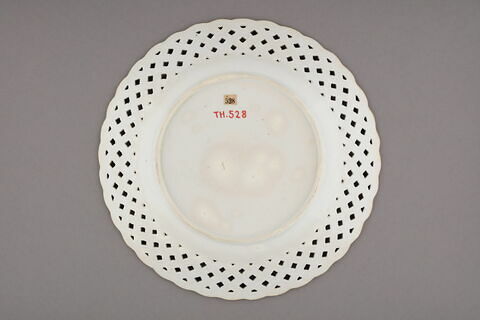 Assiette d'échantillon, d'un ensemble de dix-sept (TH 519 à 535), image 2/2