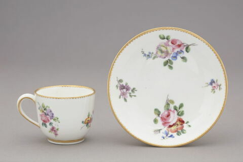 Tasse et soucoupe, d'un ensemble six (TH 1267 à 1272), image 1/6