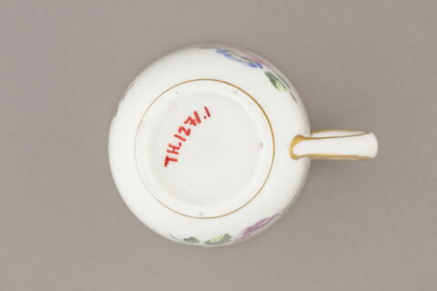 Tasse et soucoupe, d'un ensemble six (TH 1267 à 1272), image 2/6