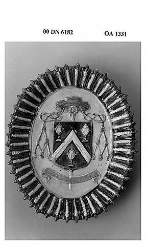 Plat ovale : armoiries de Jean le Mire, évêque d'Anvers (1560-1611), image 3/4